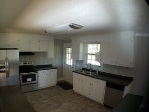 245 Hood Rd in Greenville, SC - Building Photo - Building Photo