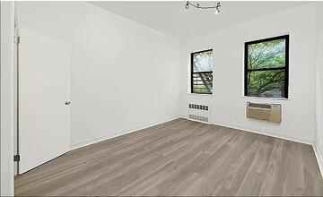 340 W 48th St in New York, NY - Building Photo - Building Photo