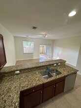 9041 SW 227th St in Cutler Bay, FL - Foto de edificio - Building Photo