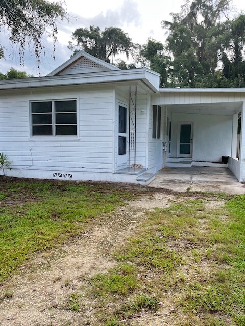 223 Pecan St in DeLand, FL - Building Photo