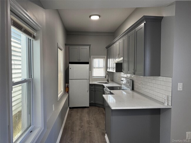 property at 23 Collegeview Ave