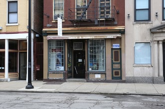 1304 Main St in Cincinnati, OH - Foto de edificio - Building Photo