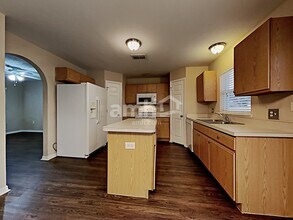 13059 Waterbourne Dr in Gibsonton, FL - Foto de edificio - Building Photo