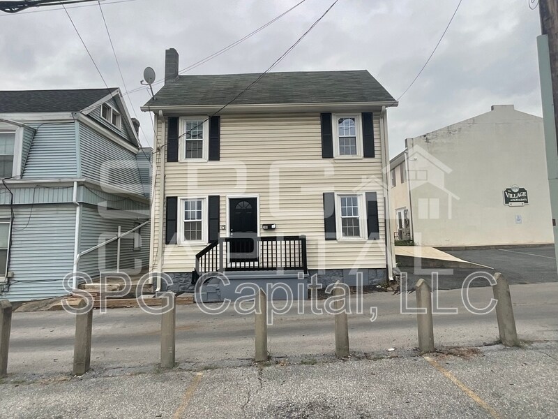 280 S Central Ave in Chambersburg, PA - Building Photo
