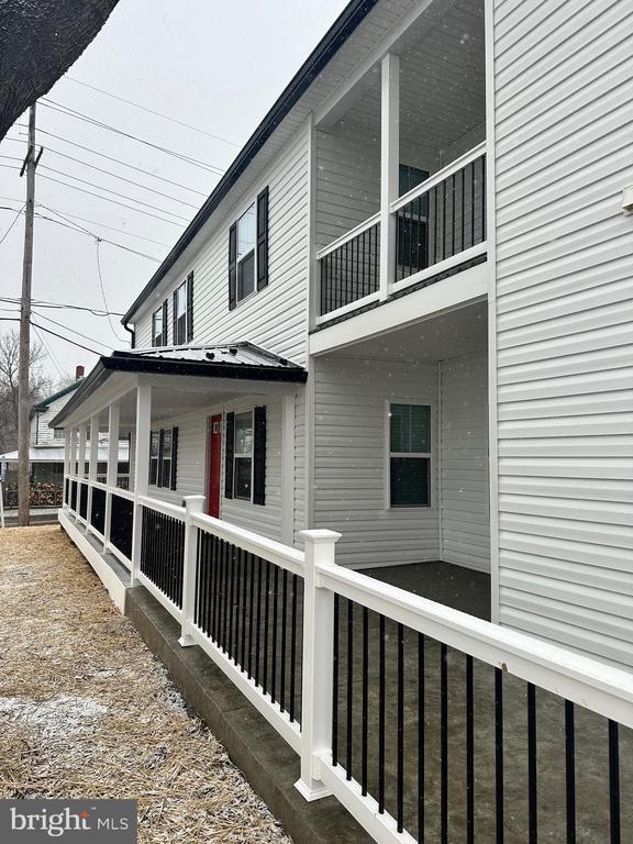 1263 Hammonds Mill Rd in Hedgesville, WV - Building Photo - Building Photo