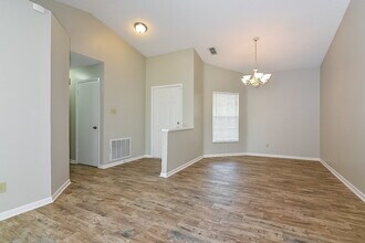 16208 Doublebrook Pl in Tampa, FL - Foto de edificio - Building Photo