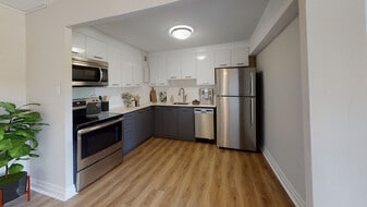 Forest Ridge in Ottawa, ON - Building Photo