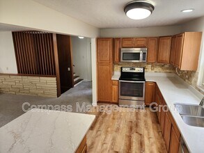 5802 Tazewell Pike in Knoxville, TN - Building Photo - Building Photo