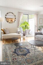 1704 Quietree Dr in Reston, VA - Building Photo - Building Photo