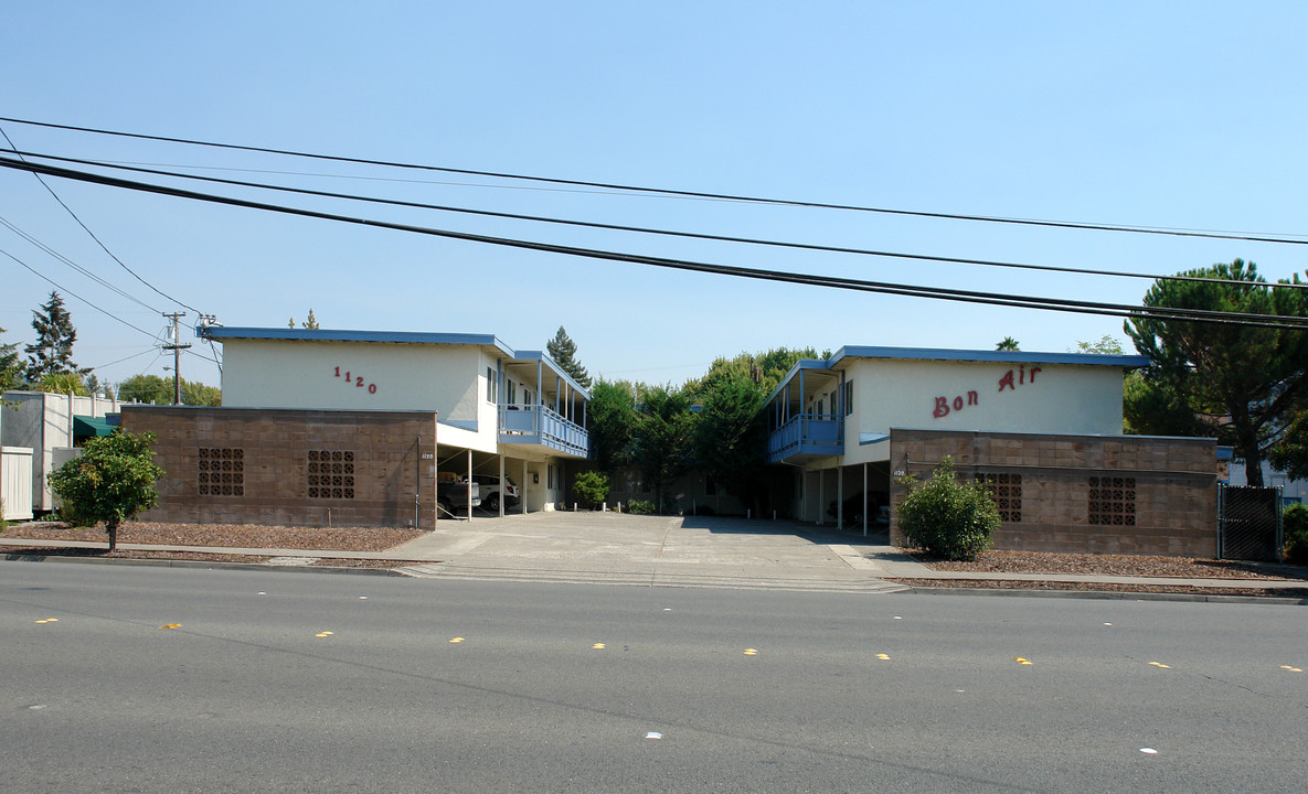 1120 Yulupa Ave in Santa Rosa, CA - Building Photo