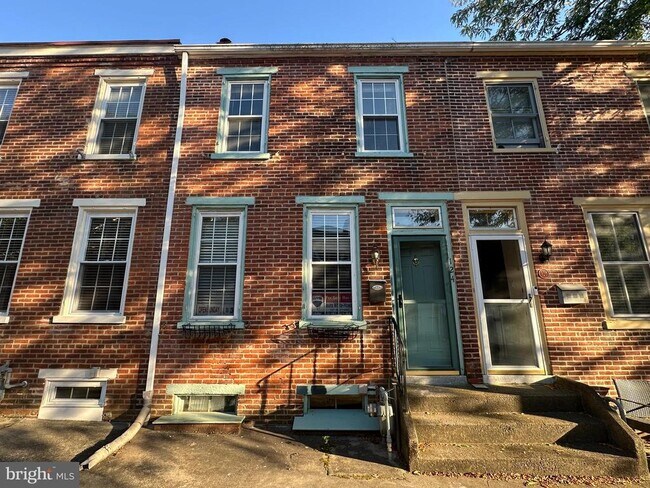 property at 124 W Union St