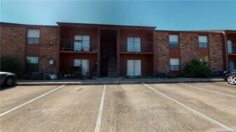 904 University Oaks Blvd, Unit 20 in College Station, TX - Building Photo