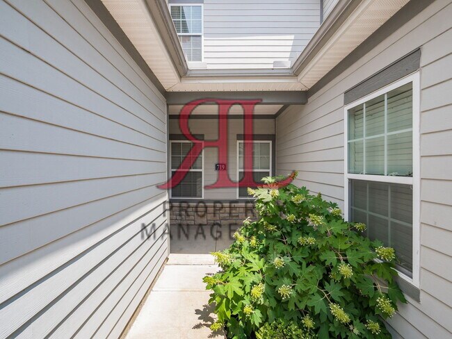 719 Wintergreen Wy in Lewis Center, OH - Foto de edificio - Building Photo