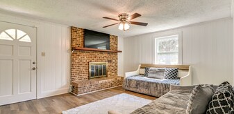 Room in House on Austin Dr in Charlotte, NC - Building Photo