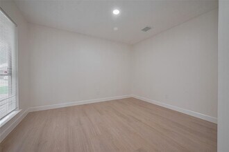 16250 Rancho Blanco Dr in Houston, TX - Building Photo - Building Photo