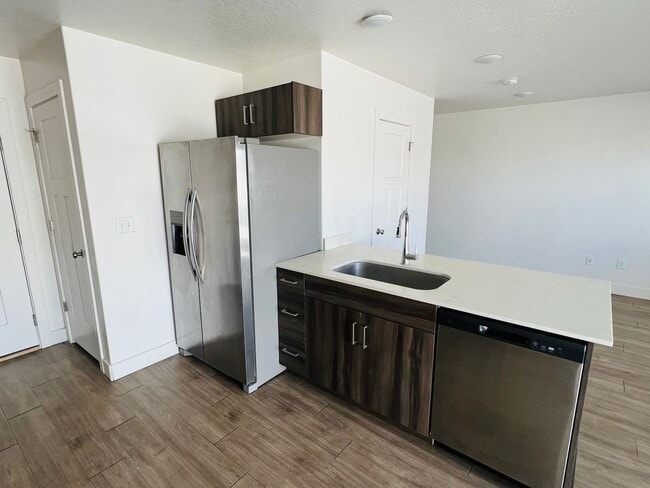 property at 1177 Shady Brook Ln S