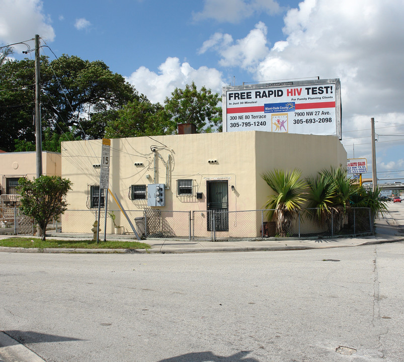 500 NW 79th St in Miami, FL - Foto de edificio