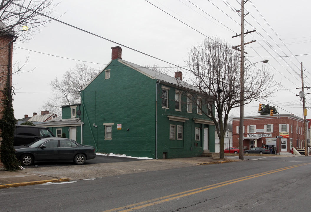 130 W 5th St in Frederick, MD - Building Photo