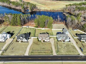 654 Christian Light Rd in Fuquay Varina, NC - Building Photo - Building Photo