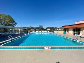26 Lake Vista Trail, Unit 201 in Port St. Lucie, FL - Building Photo