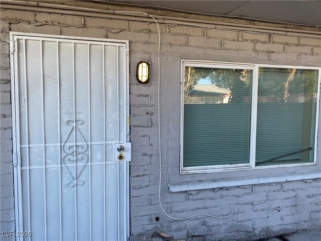 230 W Boston Ave in Las Vegas, NV - Foto de edificio - Building Photo