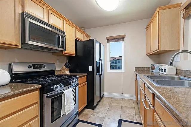 10182 Camino Ruiz, Unit 64 in San Diego, CA - Building Photo - Building Photo