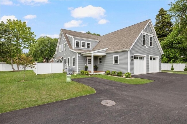 35 Anchor Way in Newport, RI - Building Photo - Building Photo