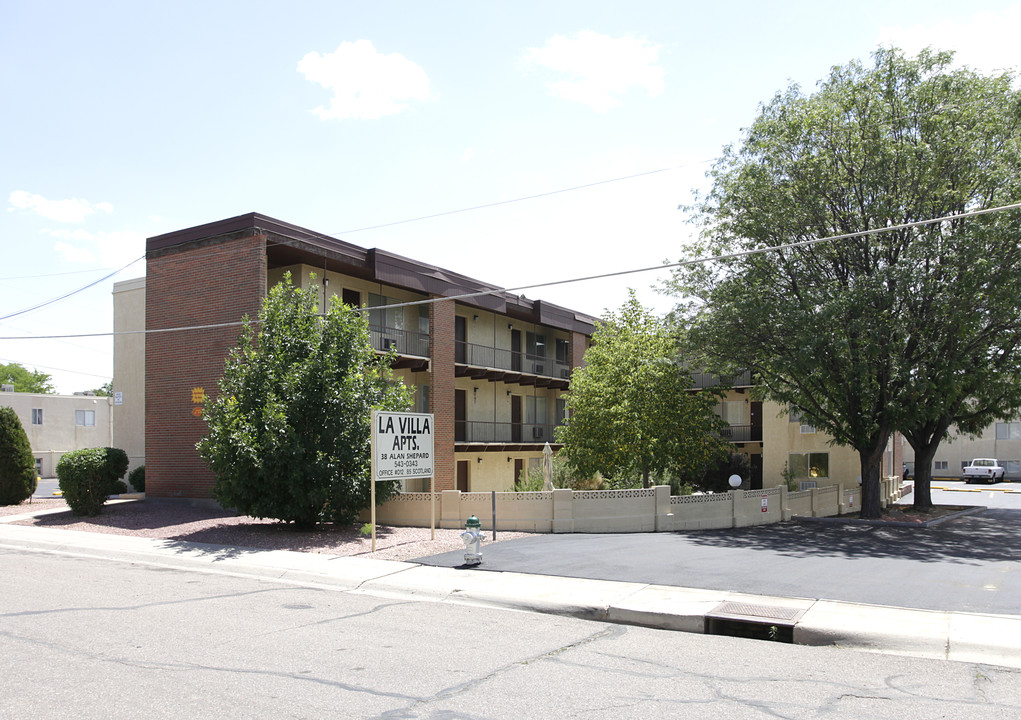 Royal Plaza Apartments in Pueblo, CO - Building Photo