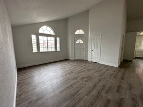 5567 W Sample Ave in Fresno, CA - Building Photo - Building Photo