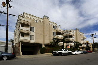 Garden Court Apartments in San Pedro, CA - Building Photo - Building Photo