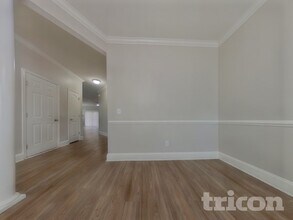 302 Merchants Dr in Columbia, SC - Foto de edificio - Building Photo