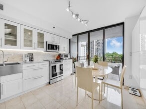 151 SE 15th Rd in Miami, FL - Building Photo - Building Photo