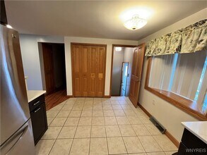 13 Satinwood Dr in Cheektowaga, NY - Building Photo - Building Photo