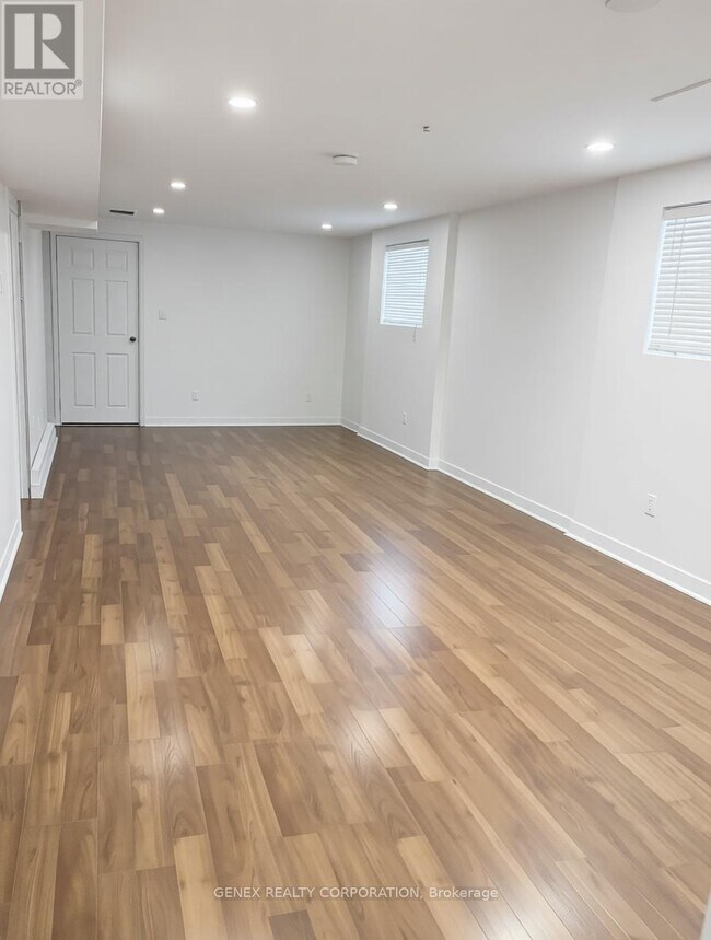 8 Montrose Pl in Brampton, ON - Building Photo - Building Photo