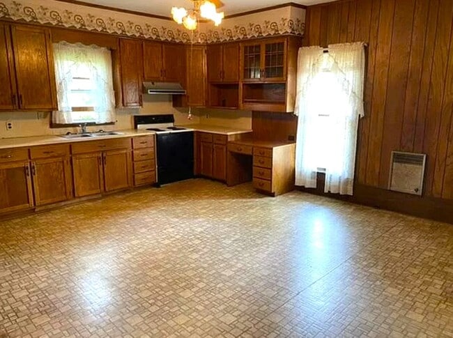 property at 400a Main St
