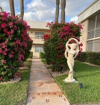 313 Normandy Ln in Delray Beach, FL - Building Photo