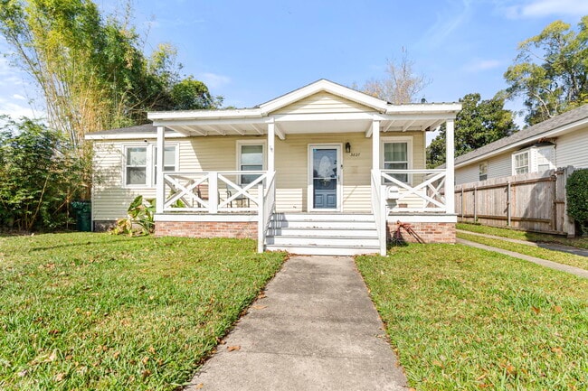 property at 3827 William Pl