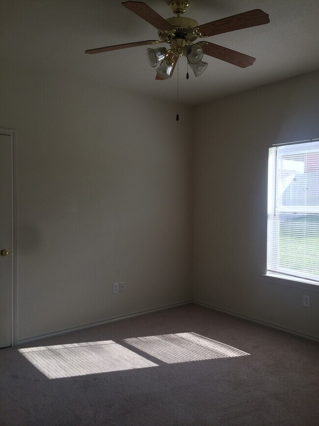 3000 Clydesdale Way in Robinson, TX - Building Photo - Building Photo