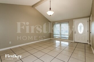 6803 Fernfield Ct in Tampa, FL - Foto de edificio - Building Photo