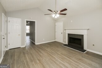 358 Autumn Lake Dr in Mcdonough, GA - Building Photo - Building Photo
