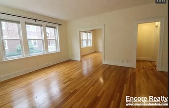 100 Saint Paul St, Unit 100 Saint Paul St in Brookline, MA - Building Photo - Building Photo