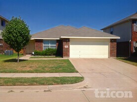 4845 Leaf Hollow Dr in Fort Worth, TX - Building Photo