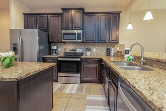 8079 Brooksville Dr in Davenport, FL - Building Photo - Building Photo