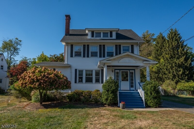 176 Grove Ave in Verona, NJ - Building Photo