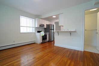 8 Griggs St, Unit 5 in Boston, MA - Building Photo - Building Photo