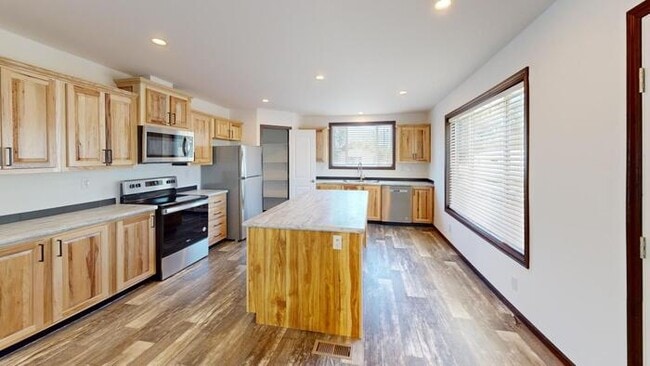 133 Northwest Dr in Bismarck, ND - Building Photo - Building Photo