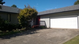 132 Old Milligan Hwy in Johnson City, TN - Building Photo