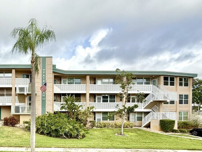 445 32nd Ave N in St. Petersburg, FL - Building Photo - Building Photo