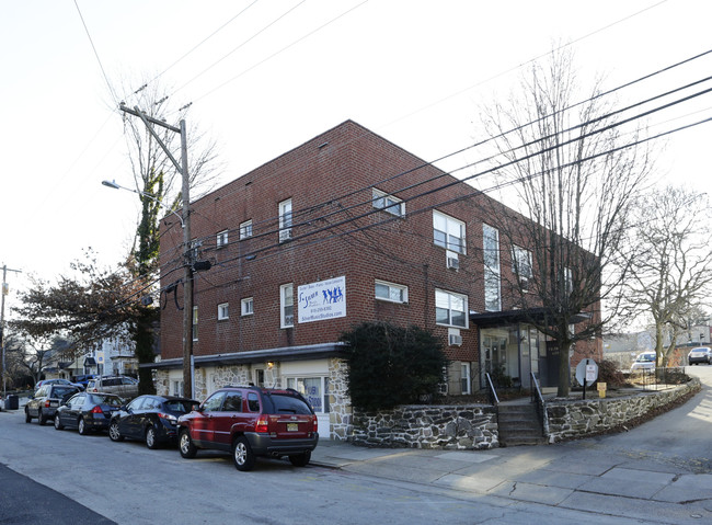 4100 Woodland Ave in Drexel Hill, PA - Foto de edificio - Primary Photo