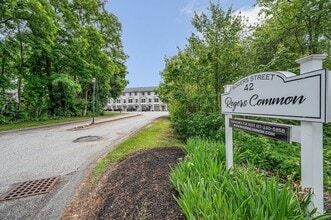 42 Rogers St in Tewksbury, MA - Building Photo - Building Photo